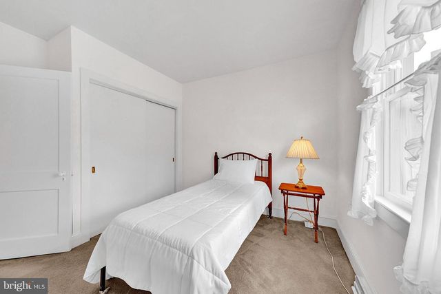 7 DIVERTY RD, Pennington, NJ 08534