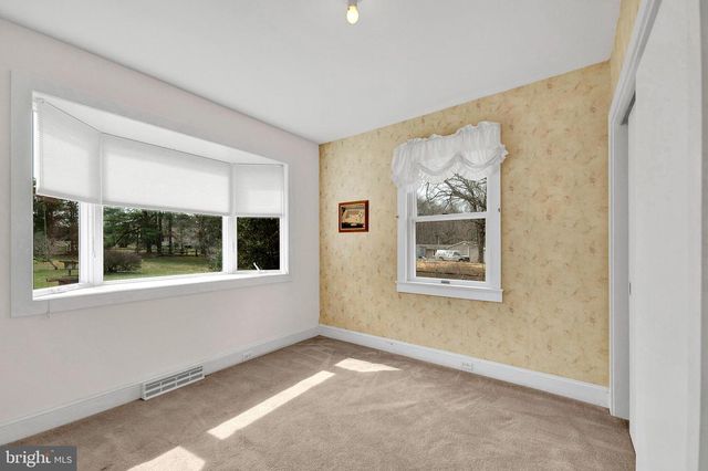 7 DIVERTY RD, Pennington, NJ 08534