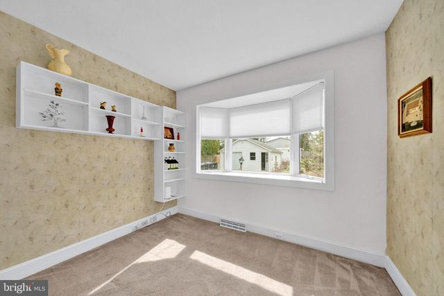 7 DIVERTY RD, Pennington, NJ 08534