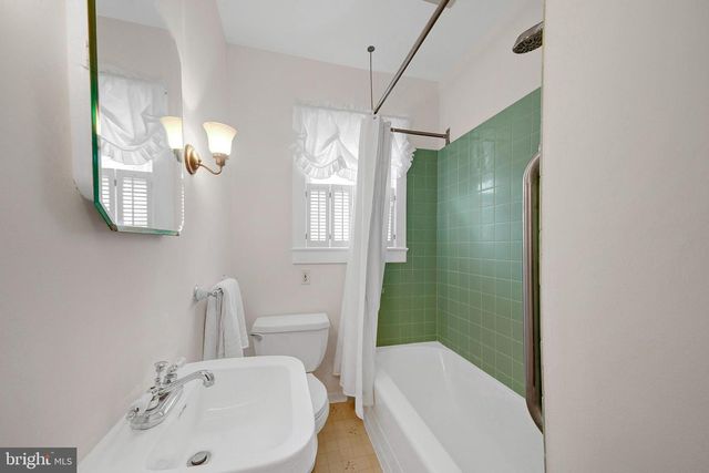 7 DIVERTY RD, Pennington, NJ 08534