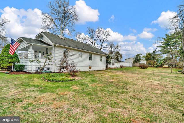 7 DIVERTY RD, Pennington, NJ 08534