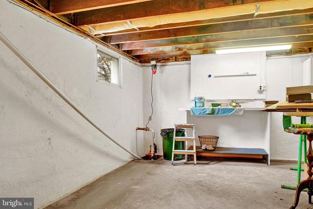 7 DIVERTY RD, Pennington, NJ 08534