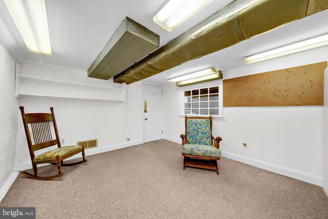 7 DIVERTY RD, Pennington, NJ 08534