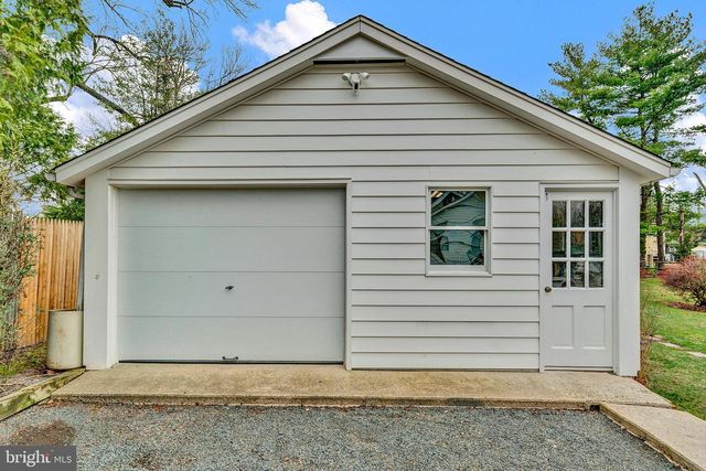 7 DIVERTY RD, Pennington, NJ 08534