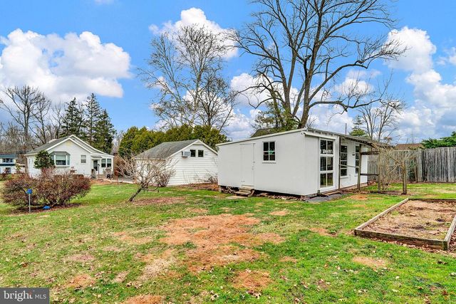 7 DIVERTY RD, Pennington, NJ 08534