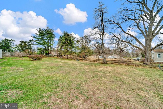 7 DIVERTY RD, Pennington, NJ 08534