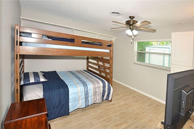 1325 42nd Avenue, Vero Beach, FL 32960
