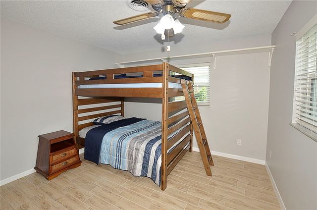 1325 42nd Avenue, Vero Beach, FL 32960
