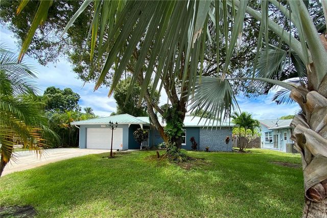 1325 42nd Avenue, Vero Beach, FL 32960