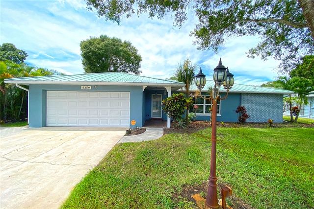 1325 42nd Avenue, Vero Beach, FL 32960