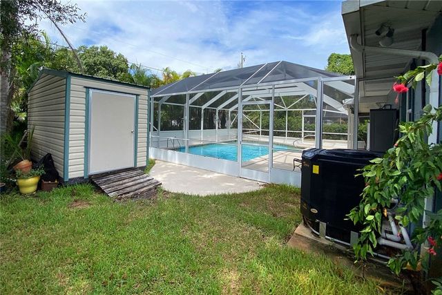 1325 42nd Avenue, Vero Beach, FL 32960