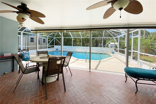 1325 42nd Avenue, Vero Beach, FL 32960