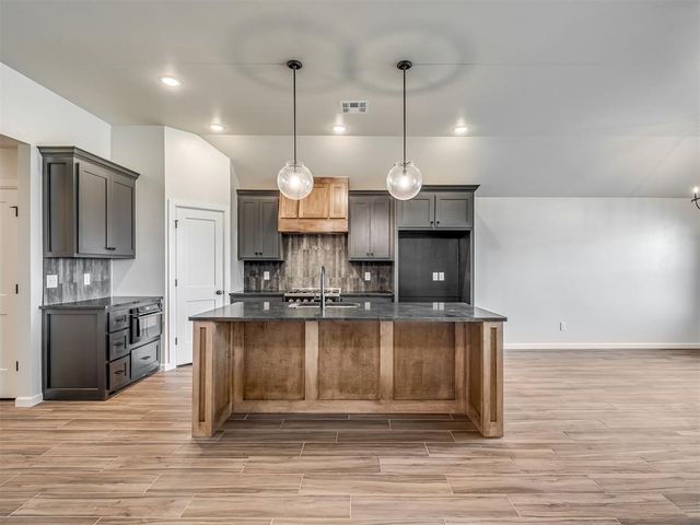 5105 Misty Wood Lane, Mustang, OK 73064