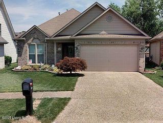 3330 Rainview Cir, Louisville, KY 40220