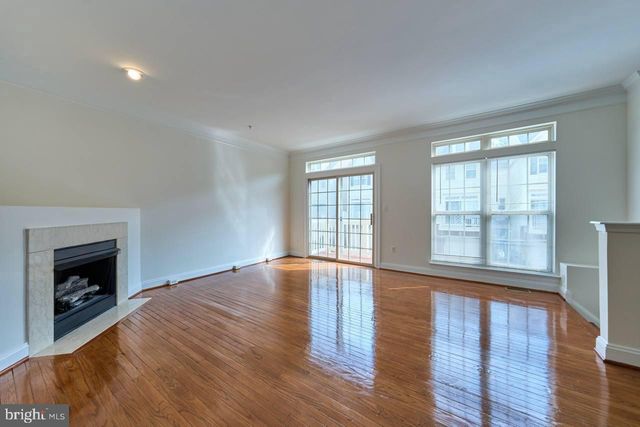 46358 PRYOR SQ, Sterling, VA 20165