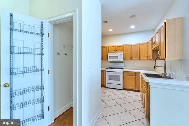 46358 PRYOR SQ, Sterling, VA 20165
