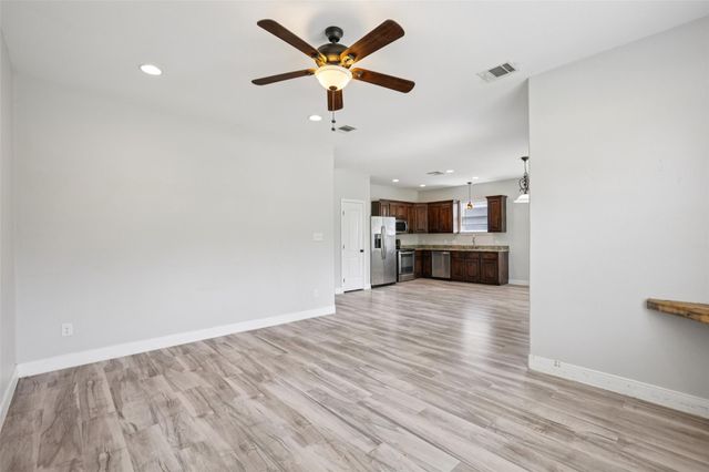 156 Fm 2571, Smithville, TX 78957