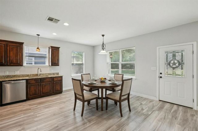 156 Fm 2571, Smithville, TX 78957