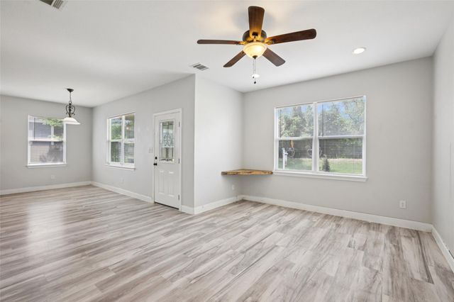 156 Fm 2571, Smithville, TX 78957