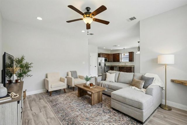 156 Fm 2571, Smithville, TX 78957