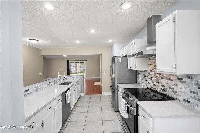 1594 POINT PARK Drive E, Jacksonville, FL 32225