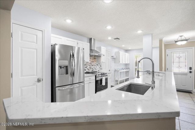 1594 POINT PARK Drive E, Jacksonville, FL 32225