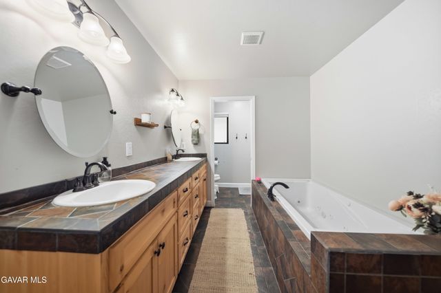 21904 Mariposa Road, Tehachapi, CA 93561