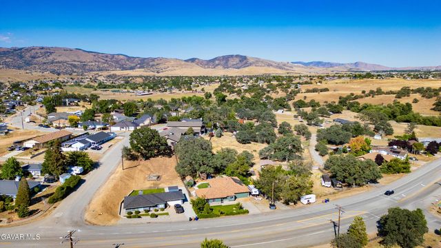 21904 Mariposa Road, Tehachapi, CA 93561