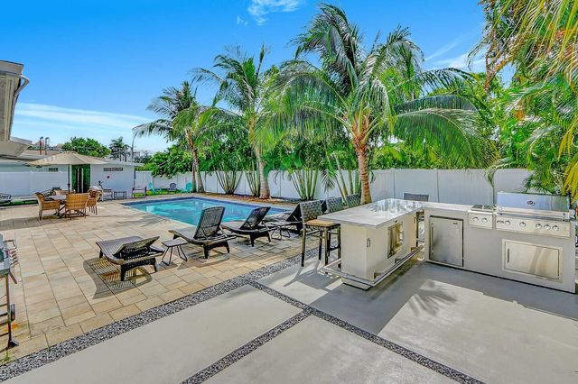 2740 NE 30th Place, Fort Lauderdale, FL 33306