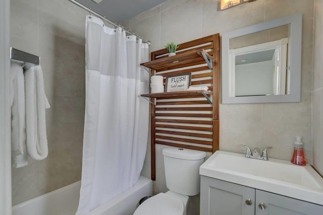 2740 NE 30th Place, Fort Lauderdale, FL 33306