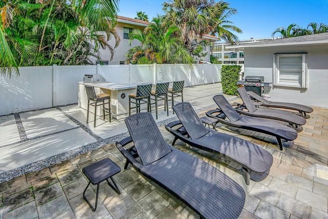 2740 NE 30th Place, Fort Lauderdale, FL 33306