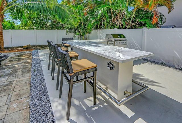 2740 NE 30th Place, Fort Lauderdale, FL 33306