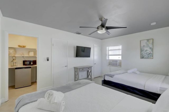 2740 NE 30th Place, Fort Lauderdale, FL 33306