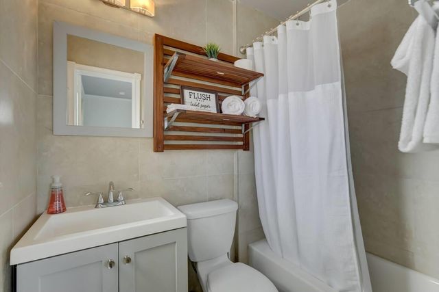 2740 NE 30th Place, Fort Lauderdale, FL 33306