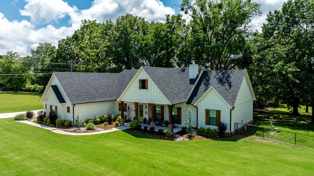 101 Temple Drive, Vinita, OK 74301