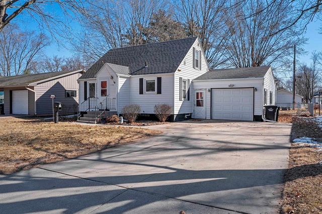 1136 S BARTLETT STREET, Shawano, WI 54166