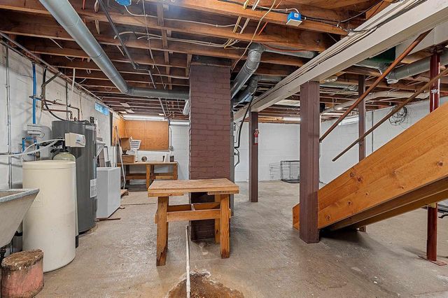 1136 S BARTLETT STREET, Shawano, WI 54166