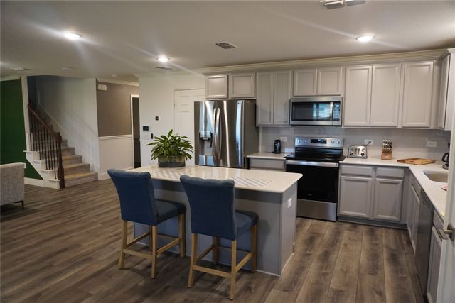 1245 Waggoner Drive, Aubrey, TX 76227