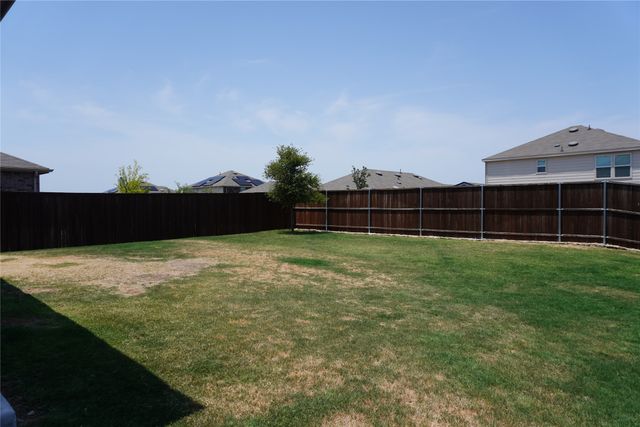 1245 Waggoner Drive, Aubrey, TX 76227