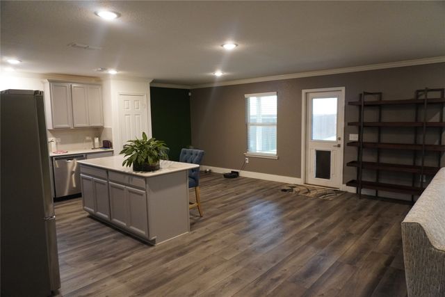 1245 Waggoner Drive, Aubrey, TX 76227