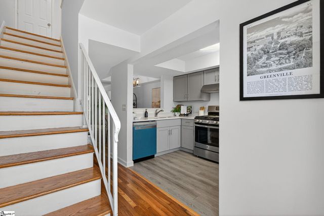 2530 E North St Apt 14L Unit L, Greenville, SC 29615