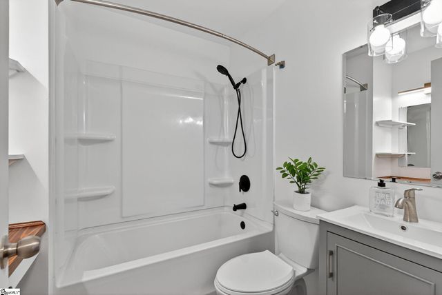 2530 E North St Apt 14L Unit L, Greenville, SC 29615