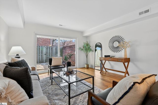 2530 E North St Apt 14L Unit L, Greenville, SC 29615