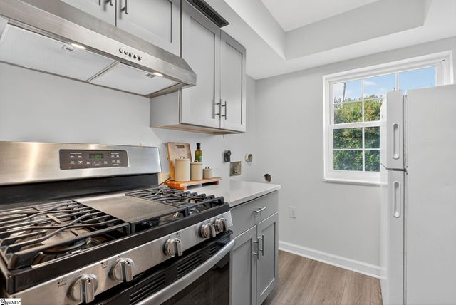 2530 E North St Apt 14L Unit L, Greenville, SC 29615