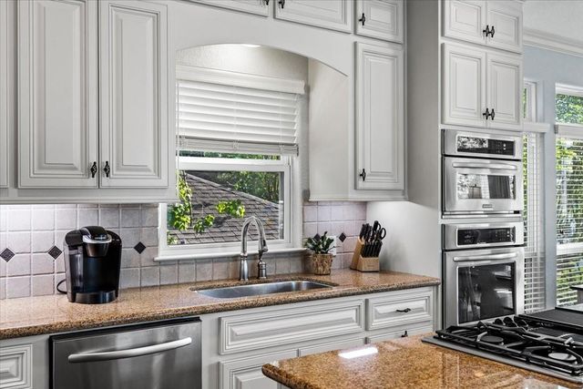 115 Pine Road, Clear Lake Shores, TX 77565