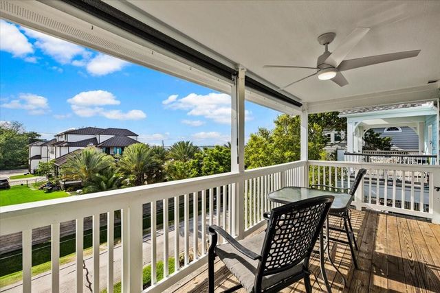 115 Pine Road, Clear Lake Shores, TX 77565