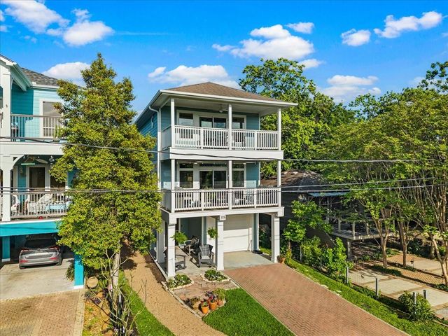 115 Pine Road, Clear Lake Shores, TX 77565