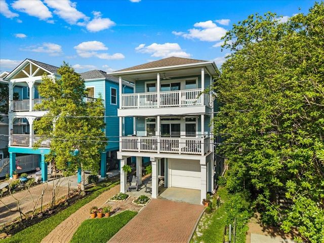 115 Pine Road, Clear Lake Shores, TX 77565