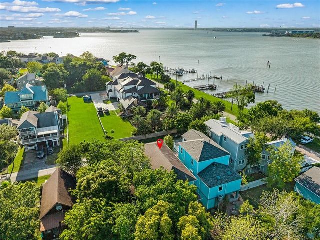 115 Pine Road, Clear Lake Shores, TX 77565
