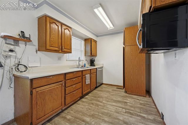 6885 Mescalero Drive, Colorado Springs, CO 80915